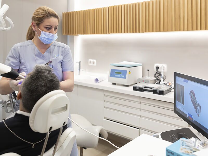 escaneado-3d-con-nuestro-escaner-intraoral-de-sirona